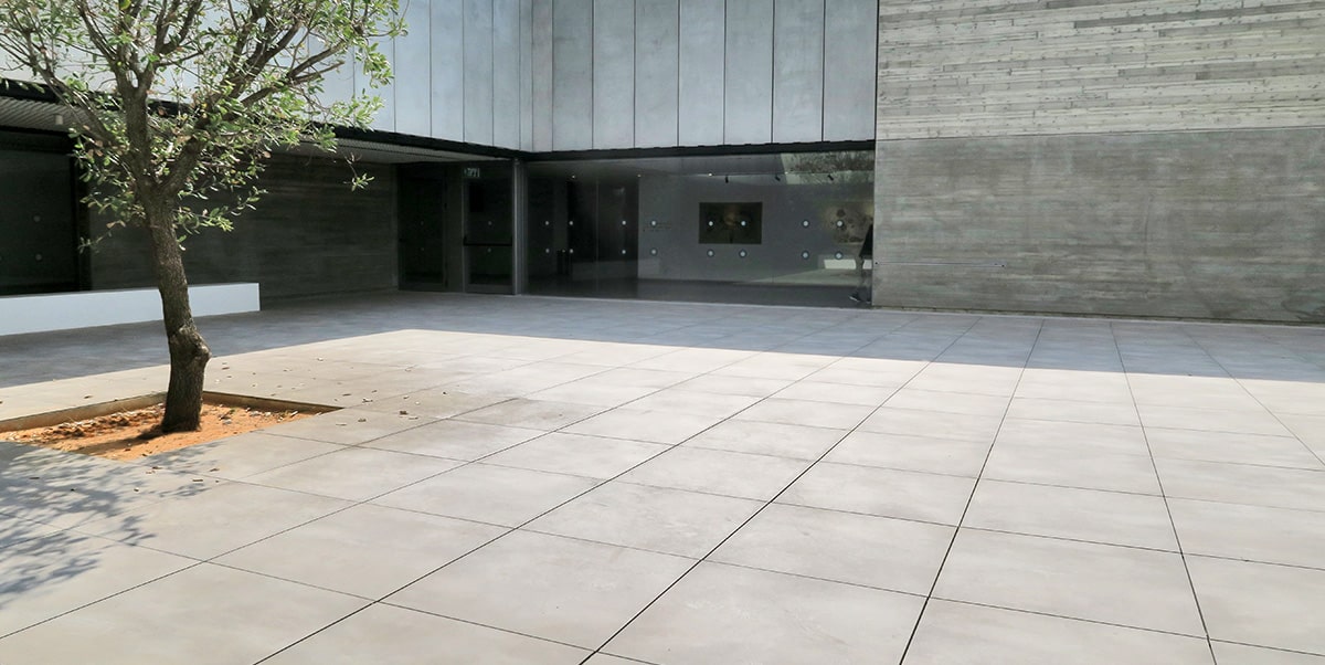 Gres spessorato CATTEDRALE CEMENTO 90x90x2 cm