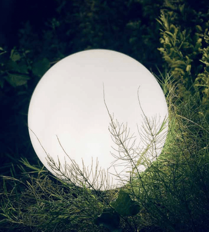 SPHERE - Lampada sferica da terra per esterni - Disponibile in tre misure - Colore Bianco Opale