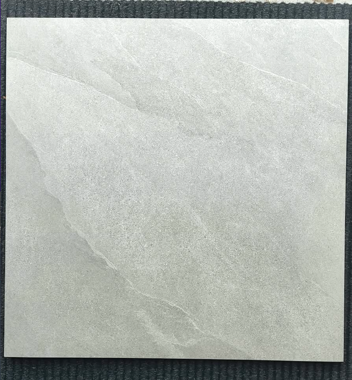 Gres spessorato ATLANTIS FUMO 60x60x2 cm - STOCK DA 135 mq